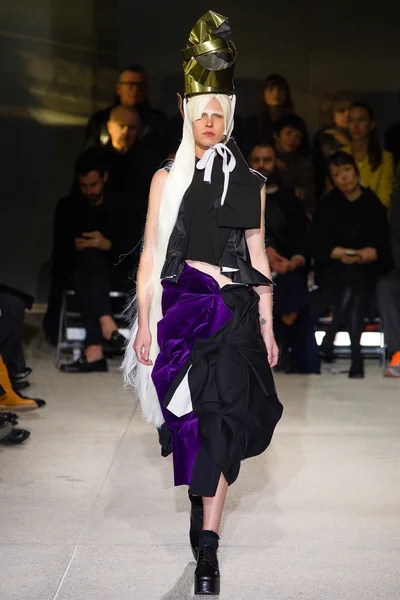 Look 27